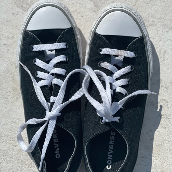 Girls' Converse Chuck Taylor All Star Shoreline Sneakers with red bottoms - Picture 6 of 7